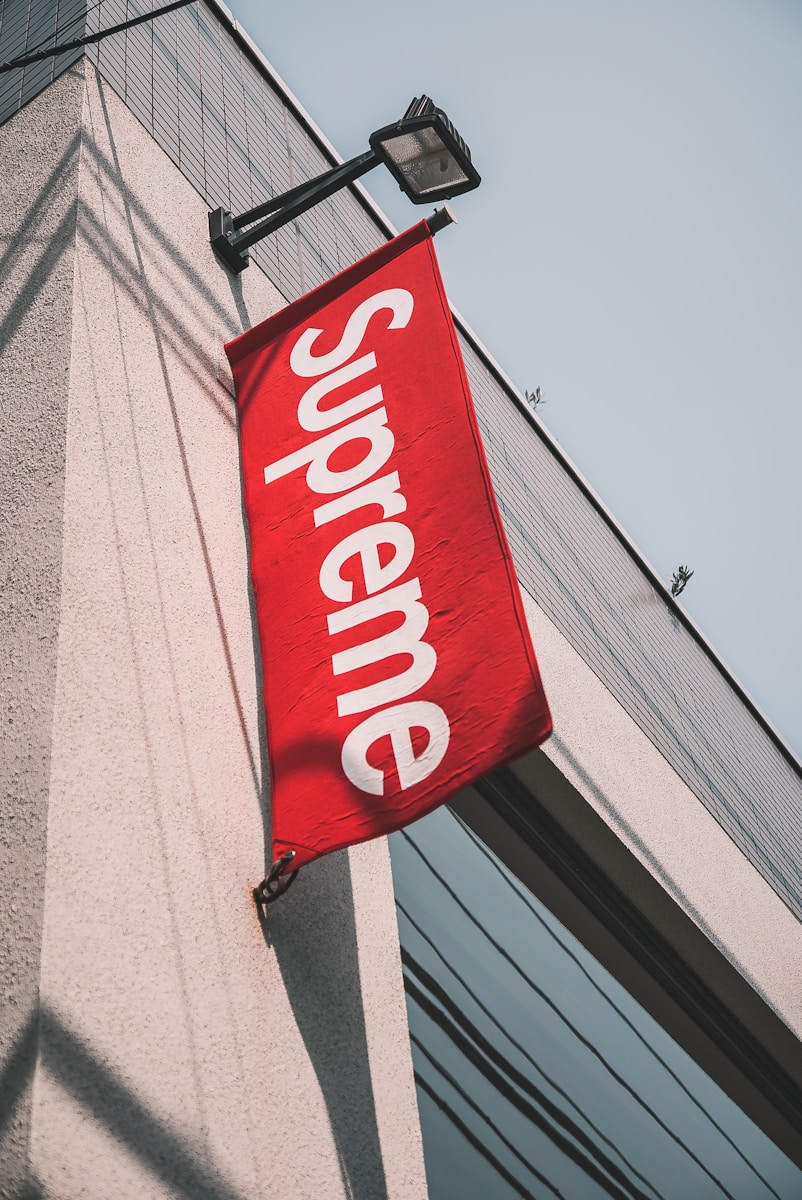 Czym oczkować banery