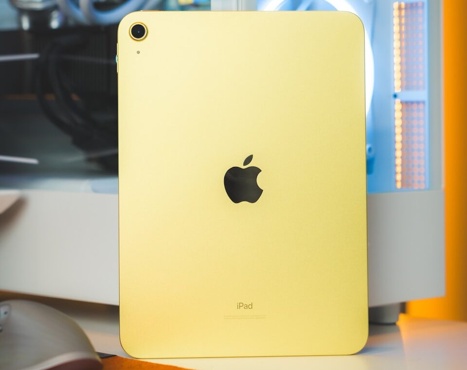 żółty ipad 11